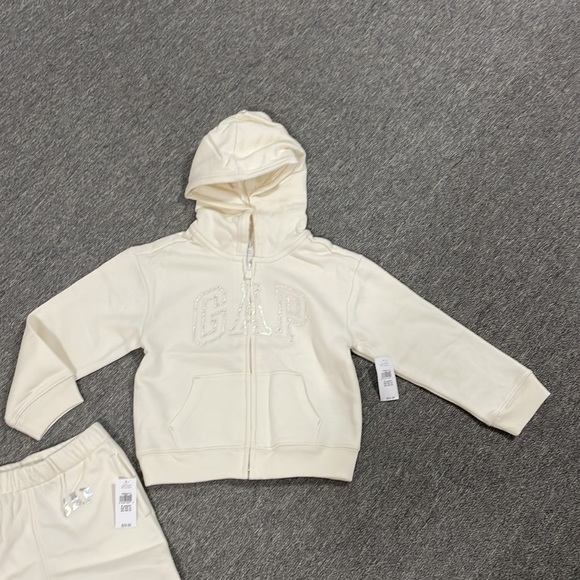 Baby gap zip up hoodie and sweatpants set size 5 years old - Picture 2 of 5